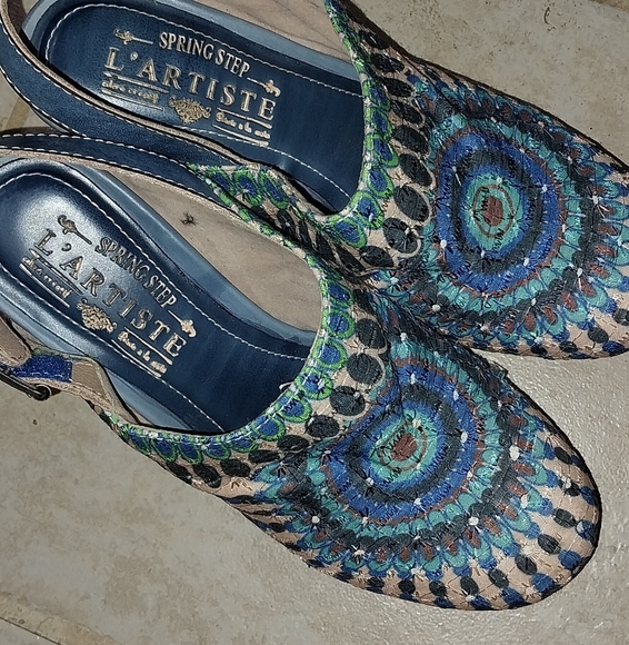 L'artiste Shoes - L'Artiste Peacock Shoes Women's Platform Heels - Blue and Brown